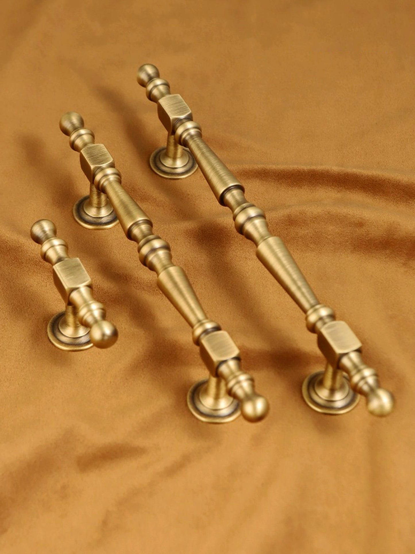 Antique Brass Kitchen Handles | QG-CA