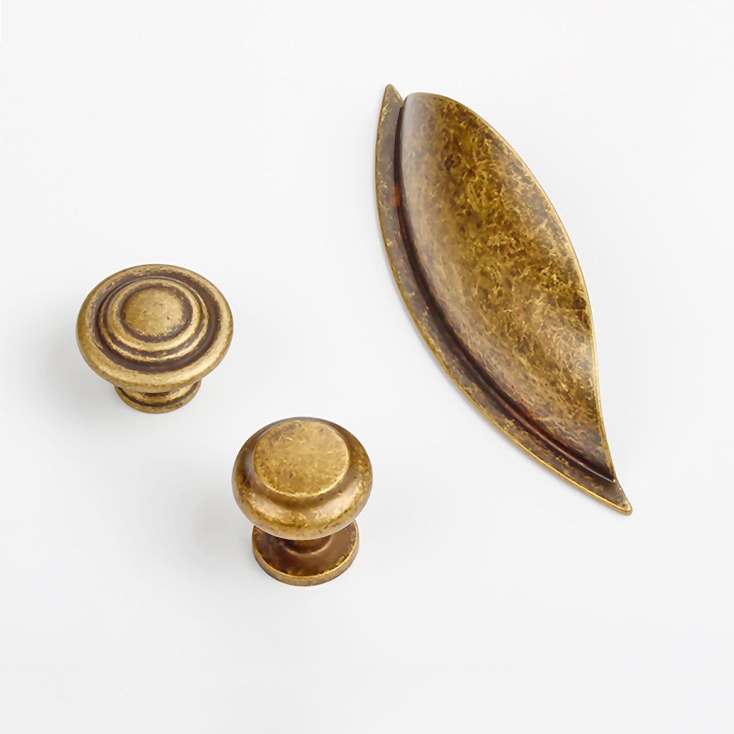 Aged Brass Kitchen Handles | MT04