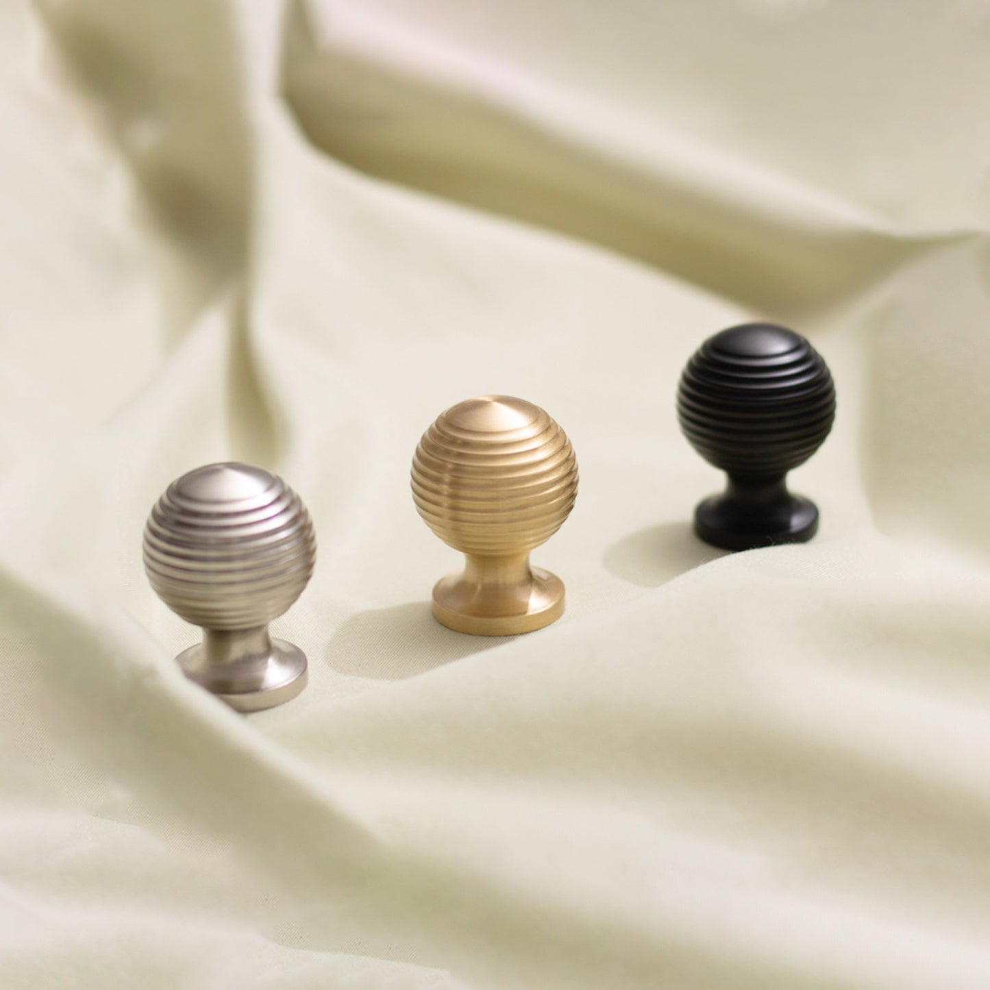 Round Brass Knobs Reeded Design | QXDW