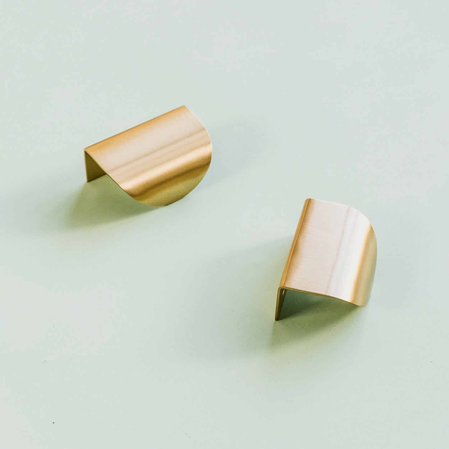 Curved Brass Lip Pulls | WTP-B