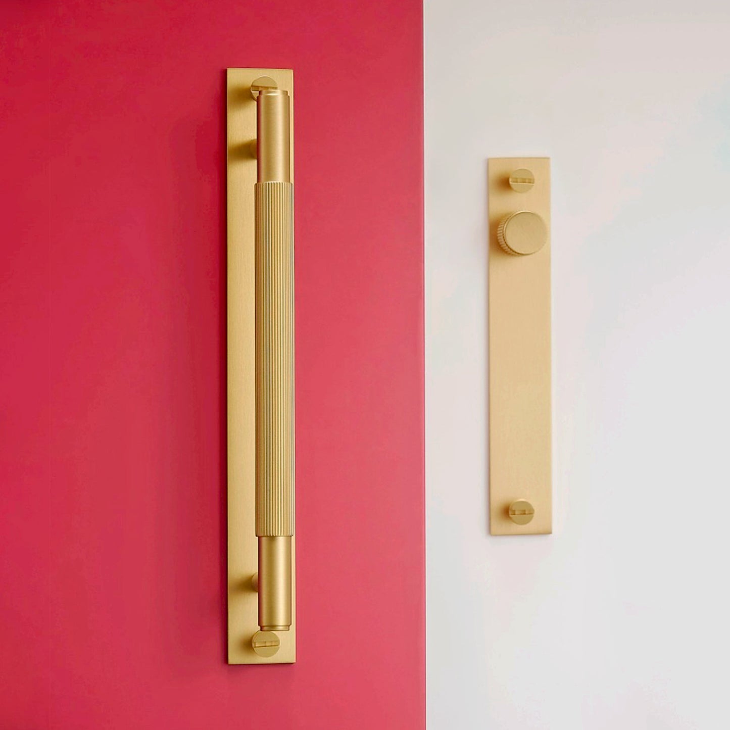 Linear Knurled Brass Handles with Backplates | HS-18