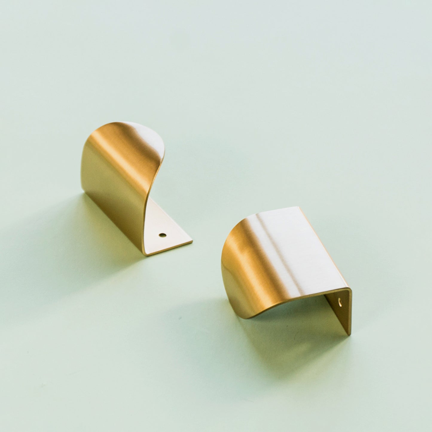 Curved Brass Lip Pulls | WTP-B